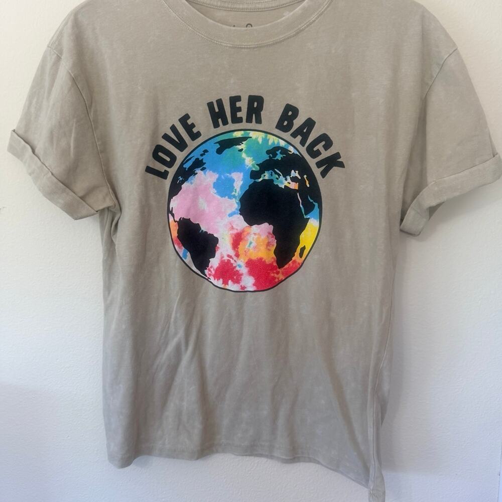 Fifth Sun graphic t-shirt size M